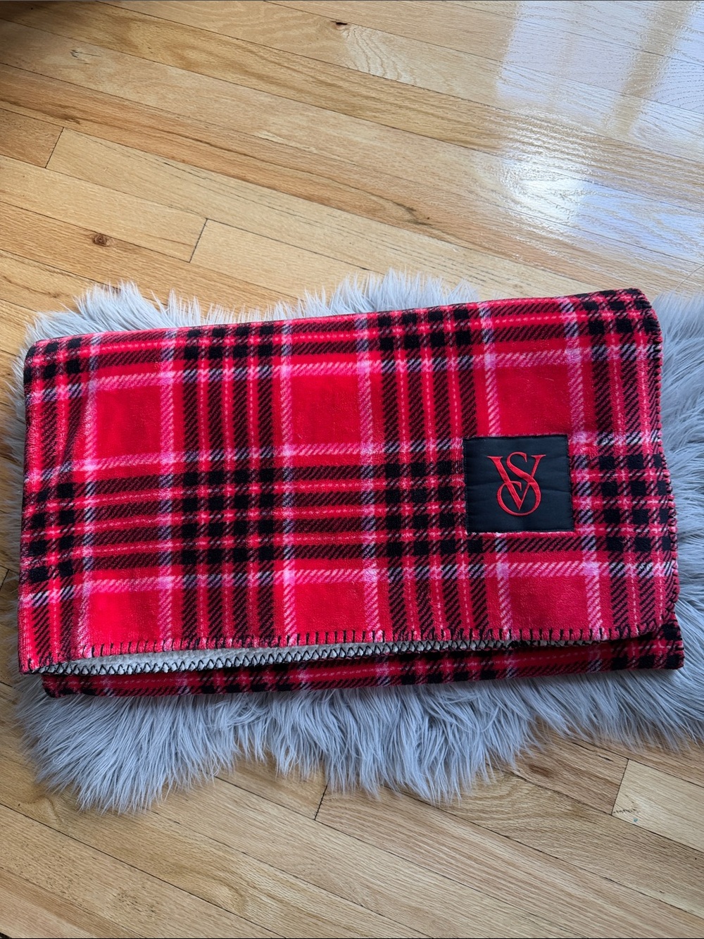 NWT PINK Victoria’s Secret Cozy Plush Blanket in Iced Coffee Plaid